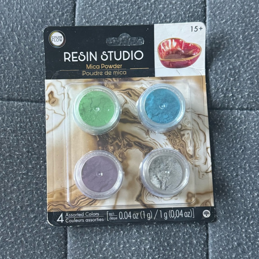 NWT Resin Studio Mica Powder Set!